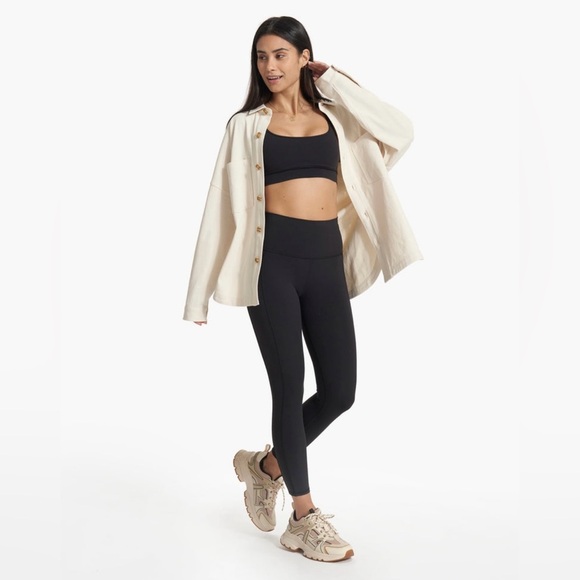 NWOT Vuori Women’s Mackenzie Shirt Jacket in Natural M/L - Picture 4 of 13